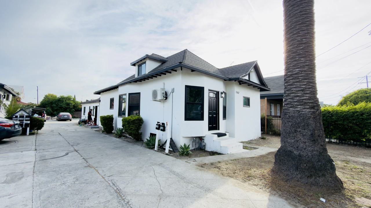 1162 E 46th St #NA - Photo 5 of 31