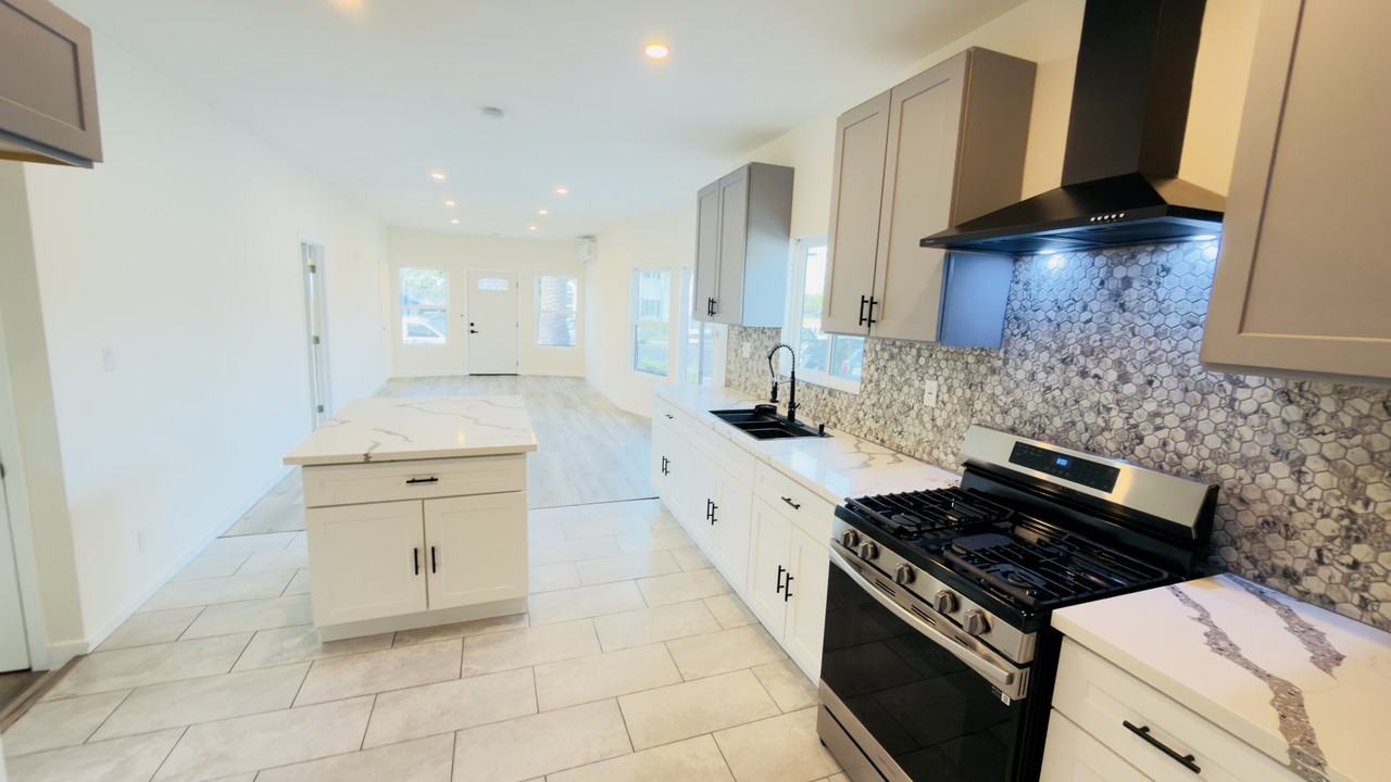 1162 E 46th St #NA - Photo 7 of 31