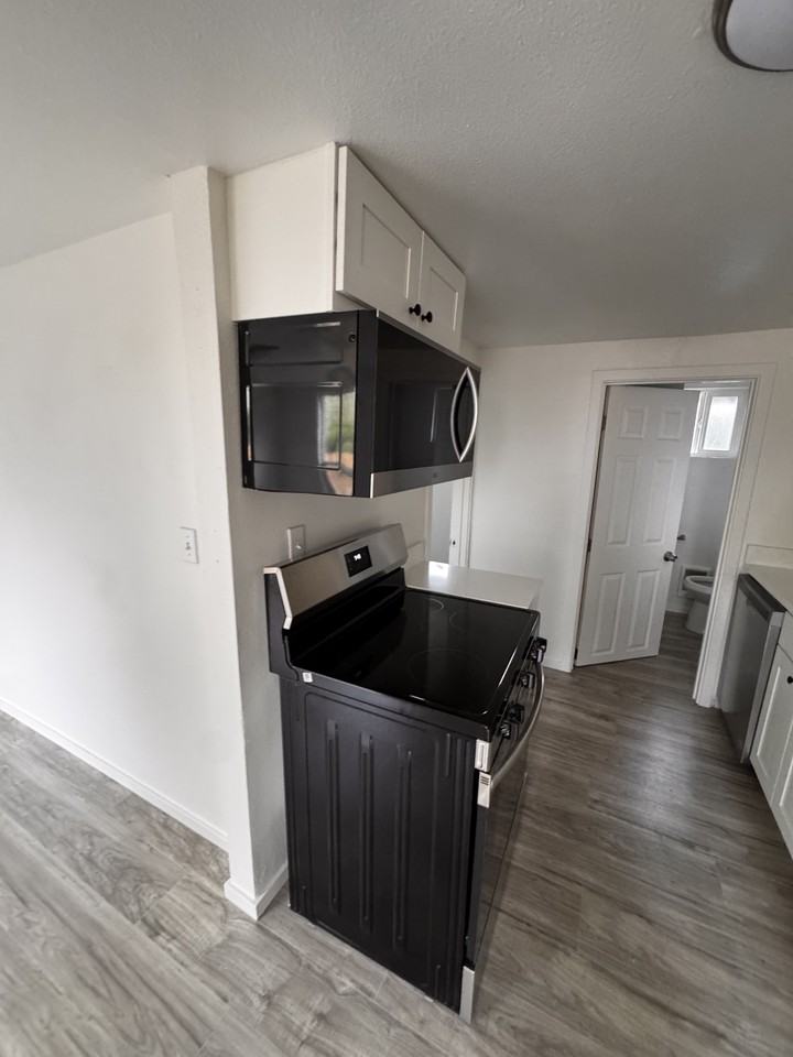 2707 Victor Pl Unit B #NA - Photo 2 of 10