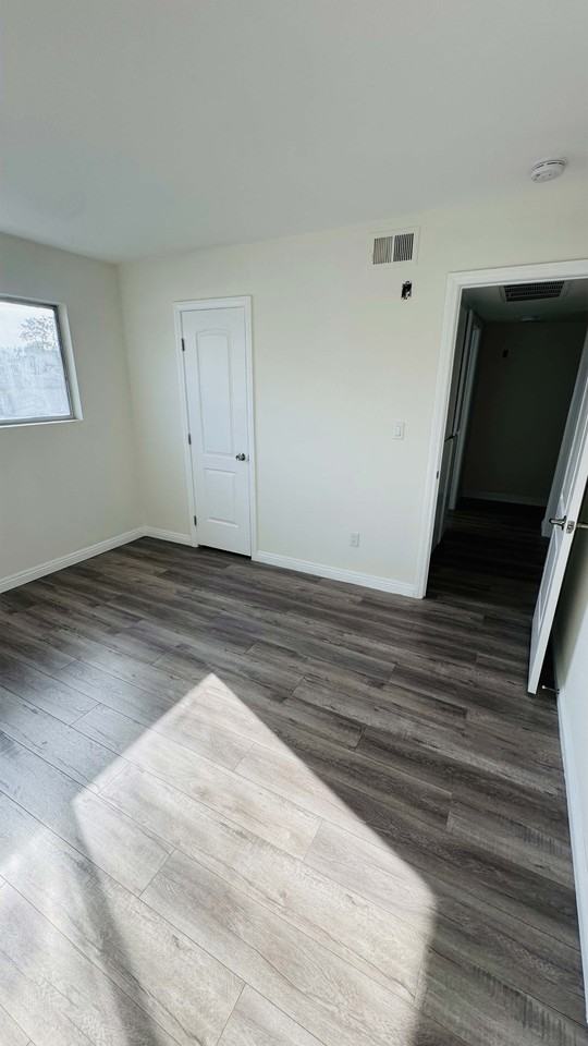 18550 Hatteras St #115 - Photo 4 of 32