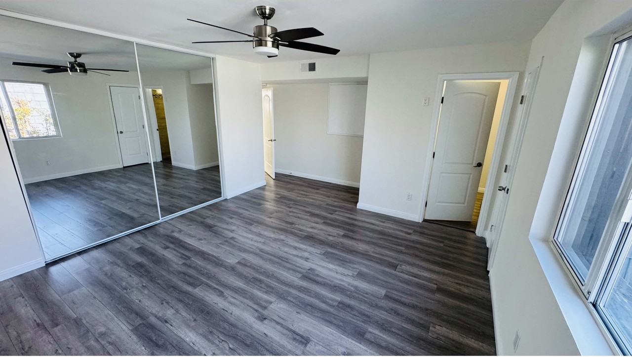 18550 Hatteras St #115 - Photo 7 of 32