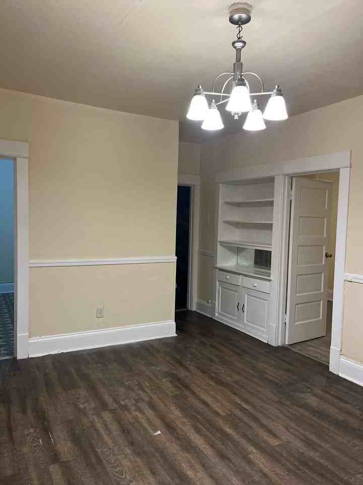 1926 S 20th St - Photo 3 of 10