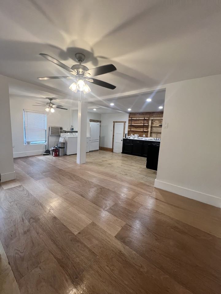 218 Loma Park Dr #NA - Photo 4 of 31