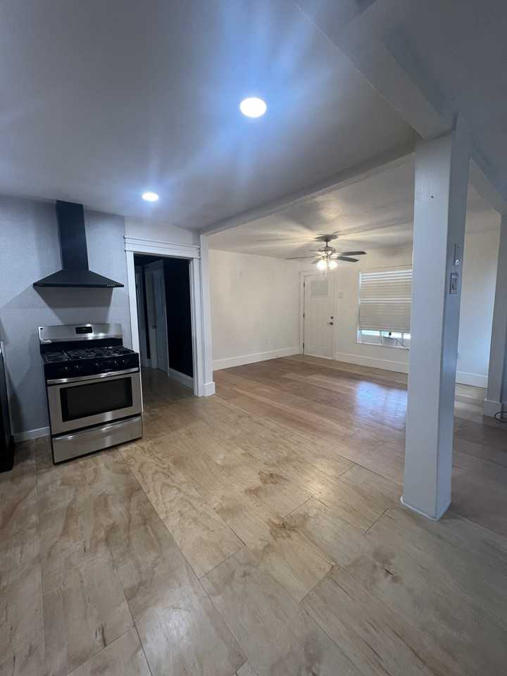 218 Loma Park Dr #NA - Photo 7 of 31