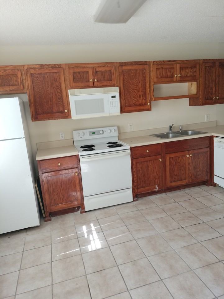 209 Springfield Cir #A - Photo 2 of 6