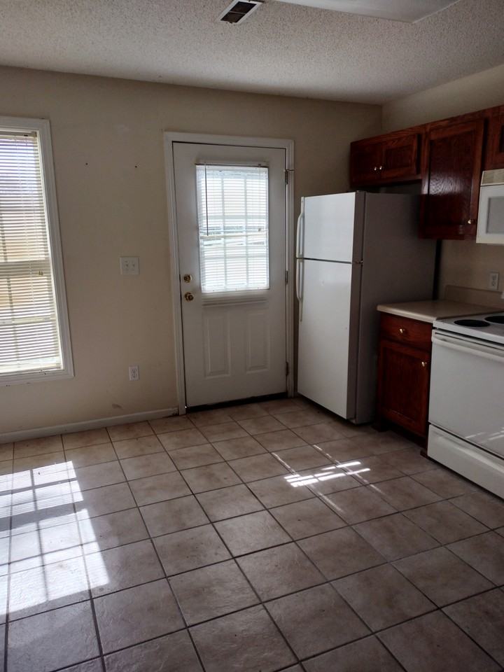 209 Springfield Cir #A - Photo 3 of 6
