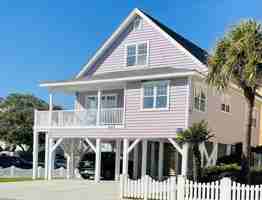featured image of 101 Lumina Ave N #NA