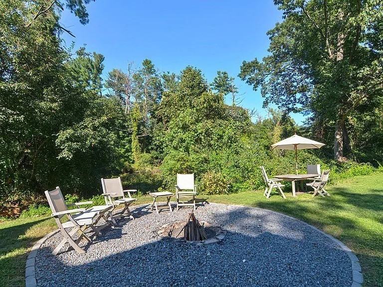 8 Central St #NA - Photo 4 of 21