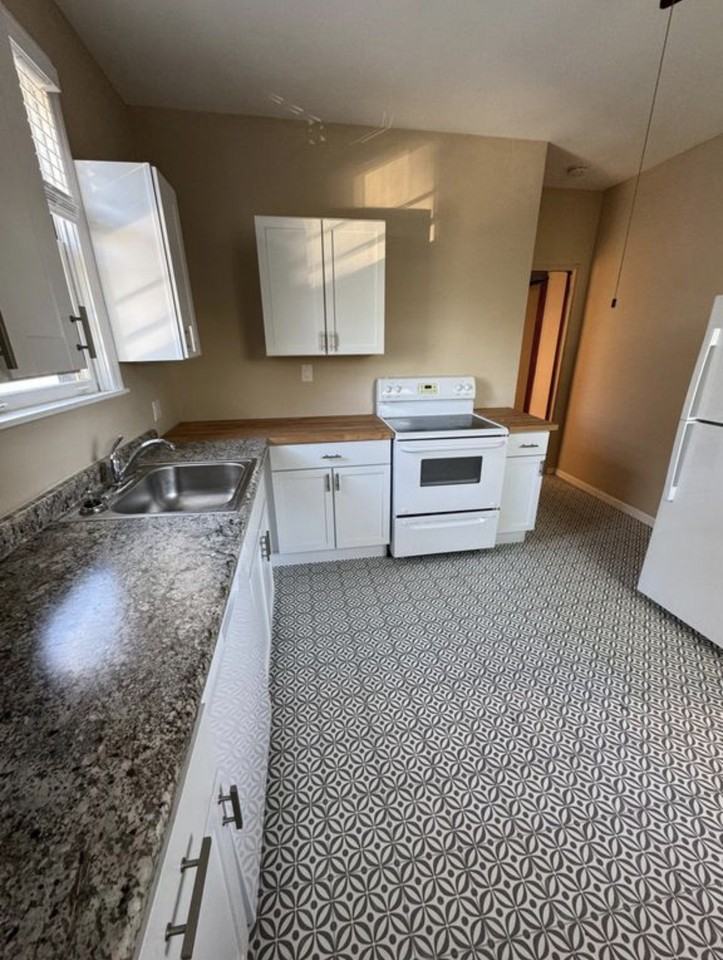 1709 Sherman Ave #2 - Photo 3 of 19