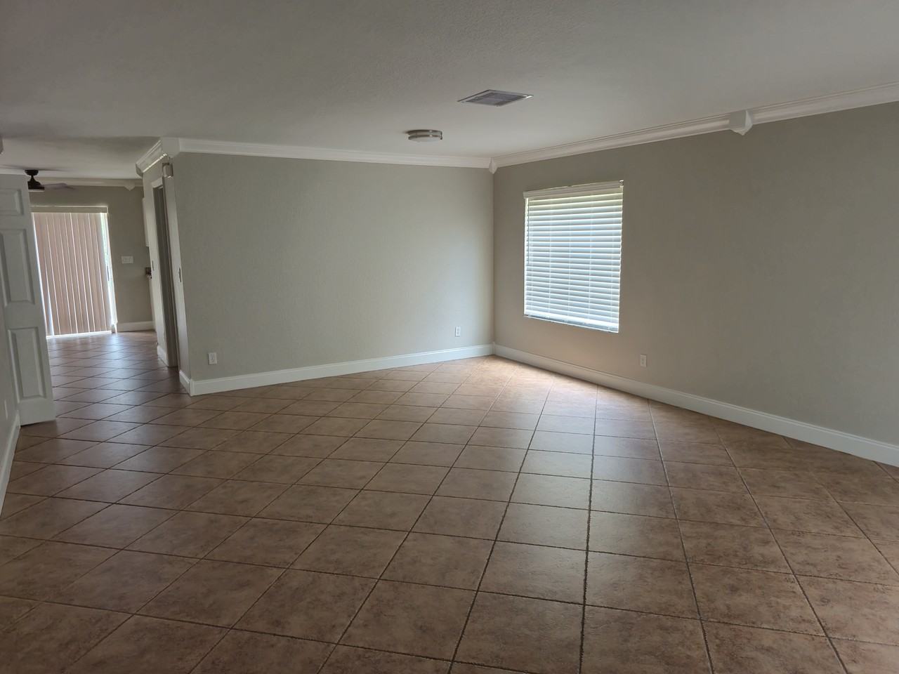 2033 Sw Providence Pl #NA - Photo 5 of 13