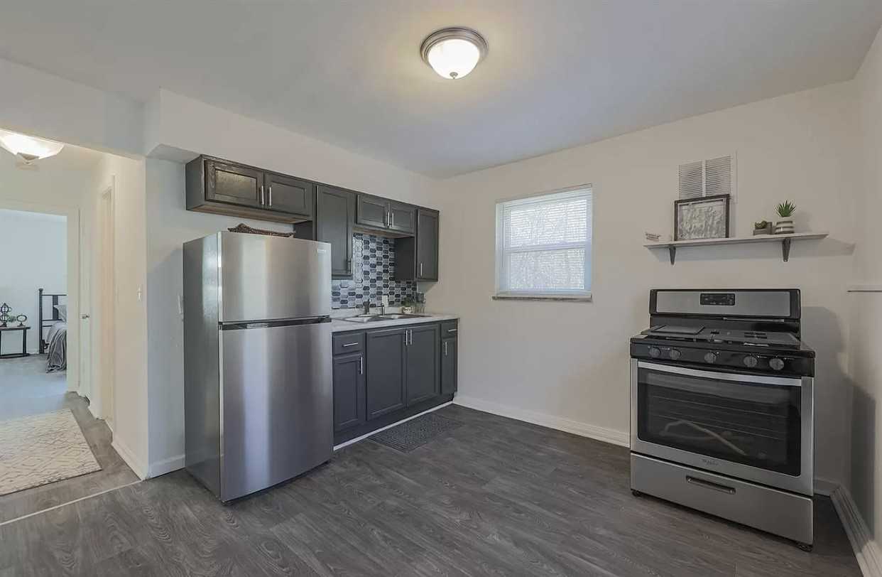 3143 Saffer St #1 - Photo 4 of 15