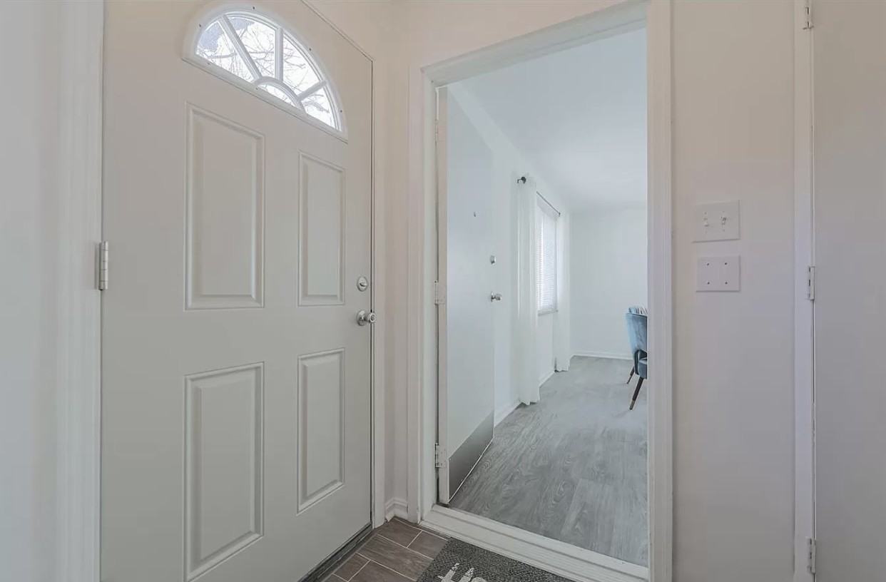 3143 Saffer St #1 - Photo 6 of 15