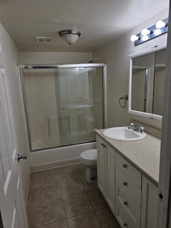 1123 75th St Se #NA - Photo 7 of 20