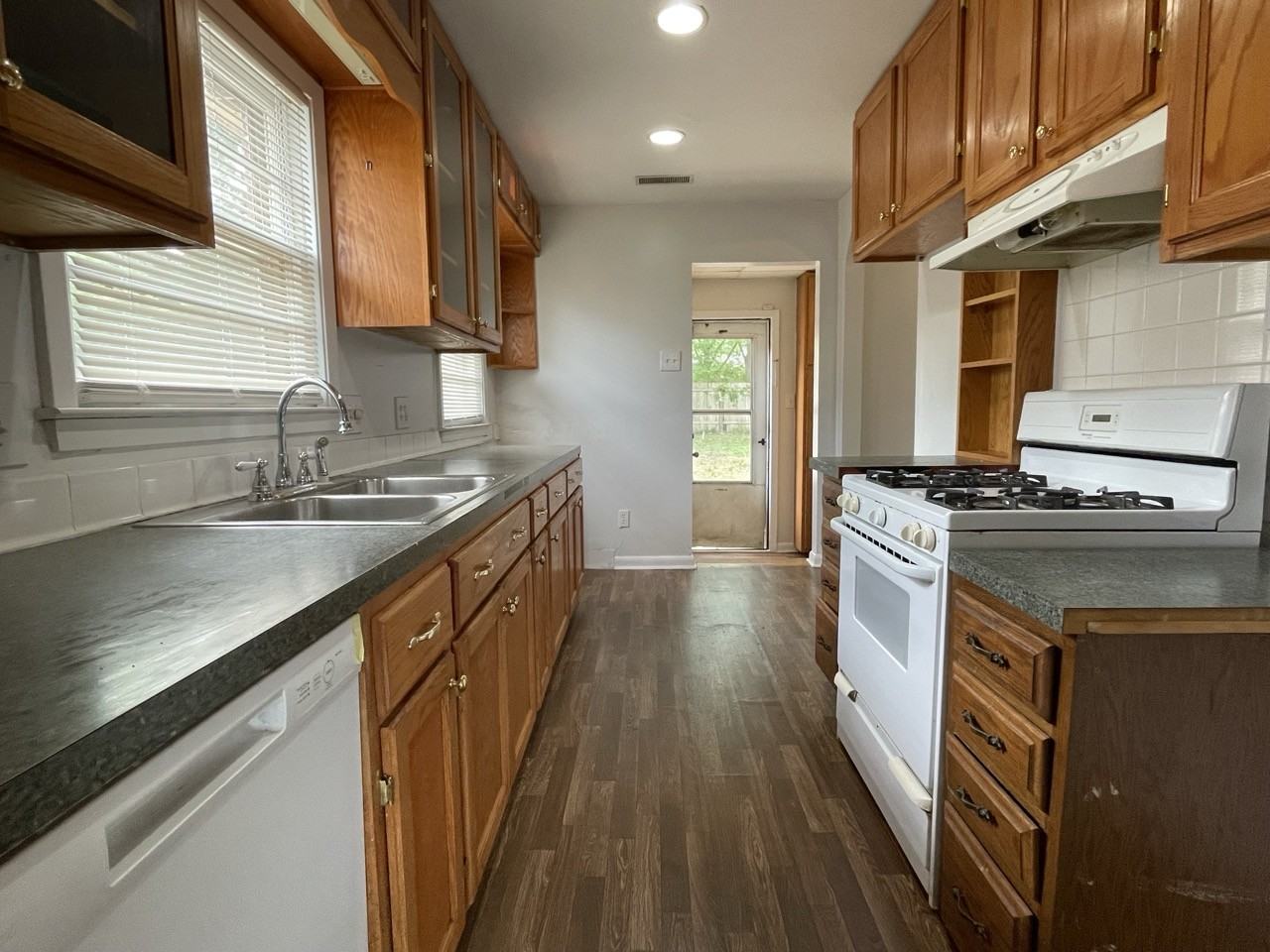 4783 Lynn Rd #NA - Photo 4 of 20