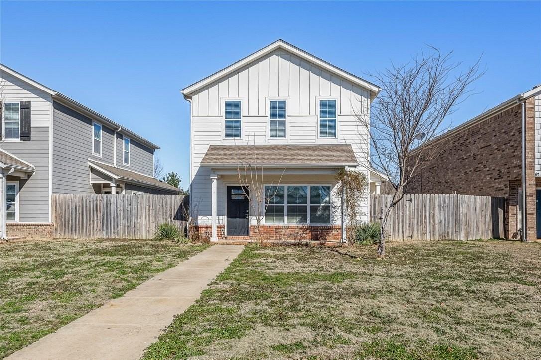 121 Carrington Ave #A