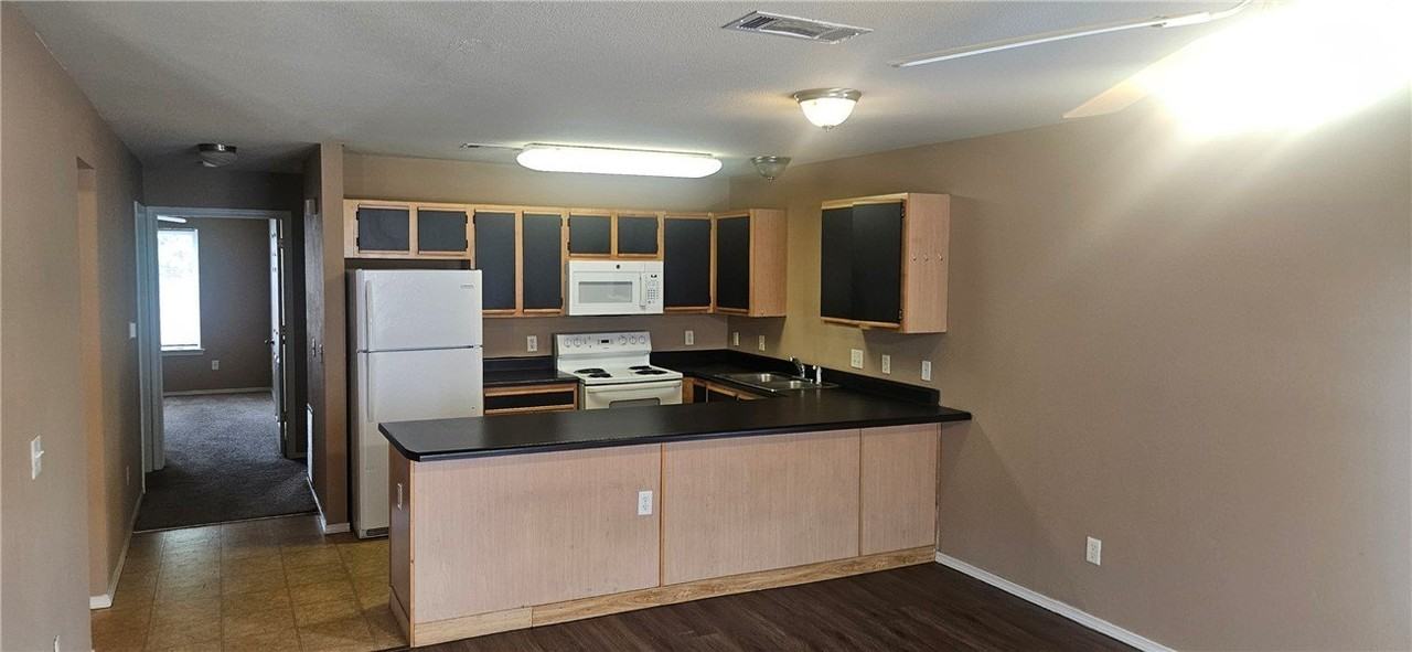 820 W Piedmont Pl #3 - Photo 3 of 11