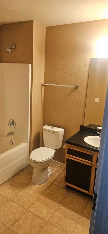 820 W Piedmont Pl #3 - Photo 6 of 11