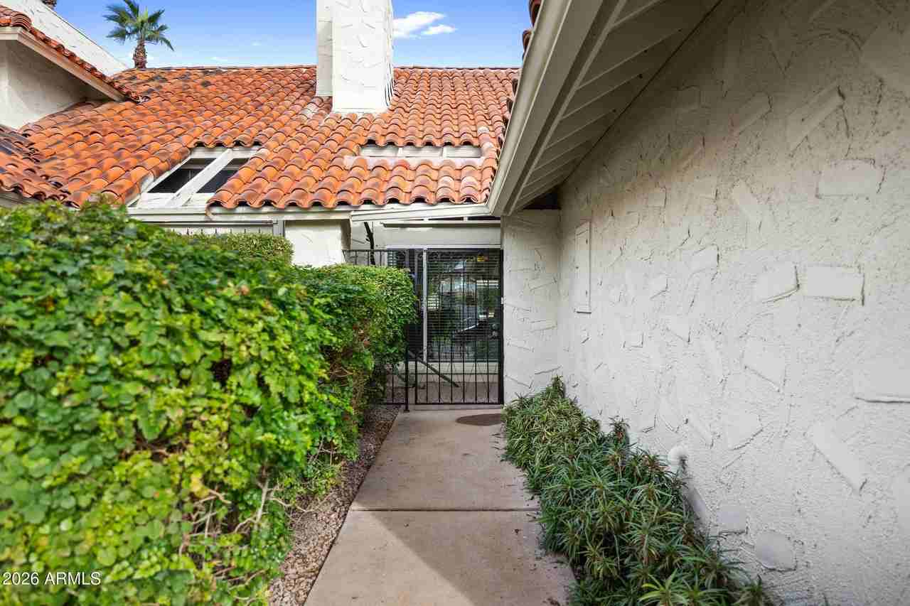 7118 E Buena Terra Way - Photo 6 of 45