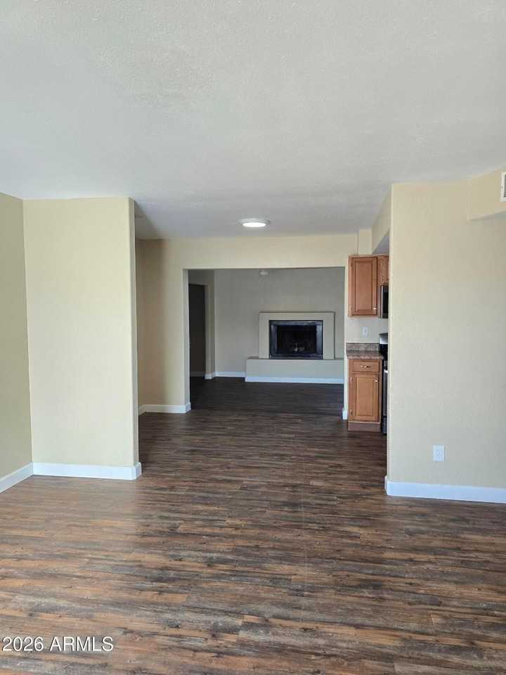 9002 W Roma Ave - Photo 3 of 29