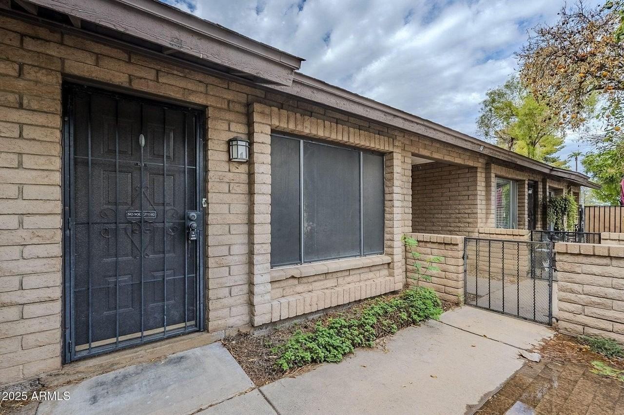 16 W Loma Vista Dr #104 - Photo 3 of 27