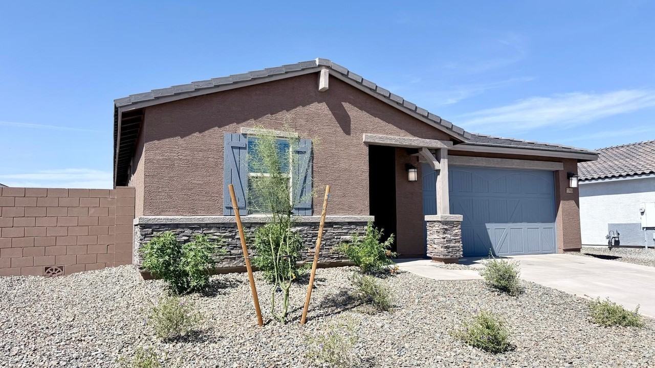15988 W Desert Spoon Dr - Photo 3 of 40