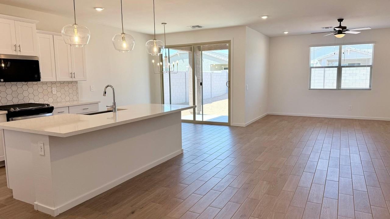 15988 W Desert Spoon Dr - Photo 6 of 40