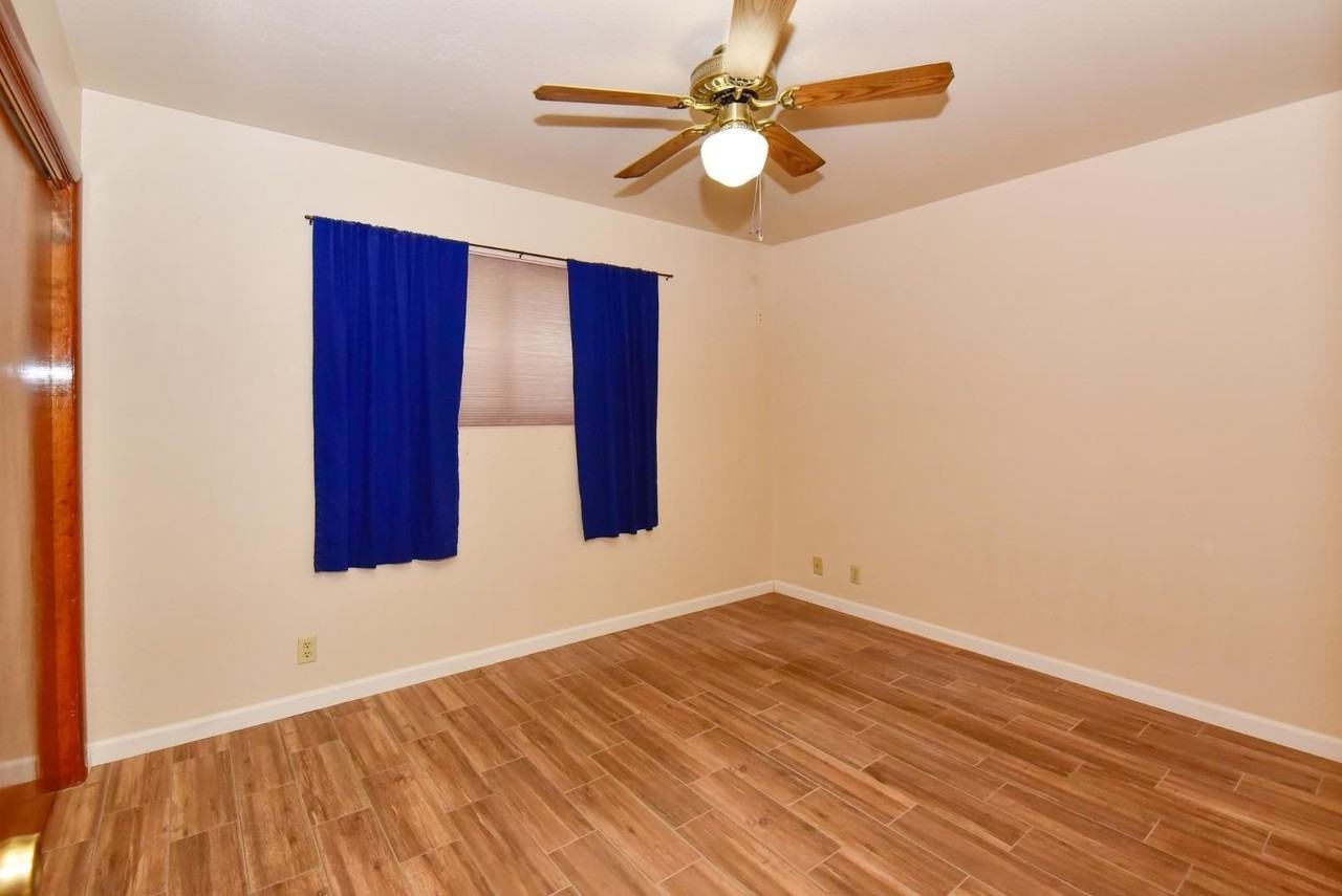 439 E Brown Rd - Photo 3 of 17
