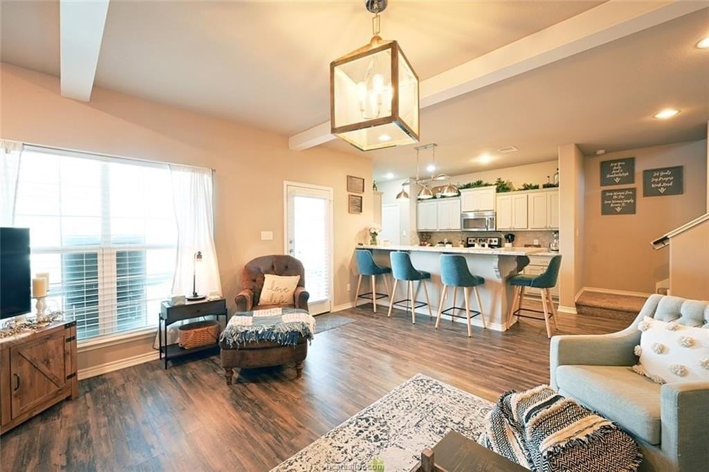 3437 Summerway Dr - Photo 4 of 15