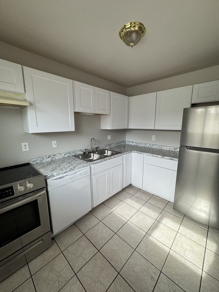 2463 Astrozon Cir #2463 - Photo 3 of 16