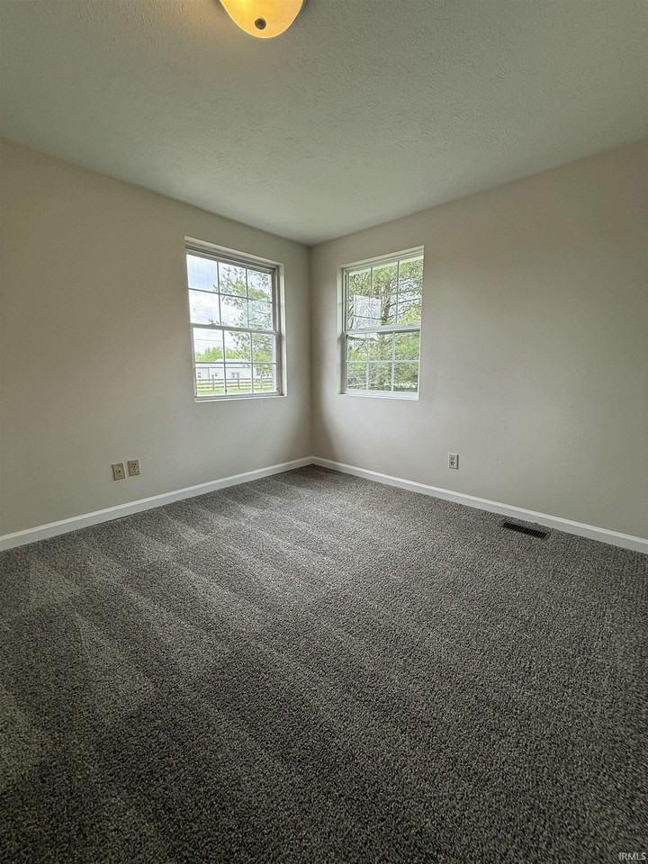 1869 Forsythe Ln - Photo 6 of 7