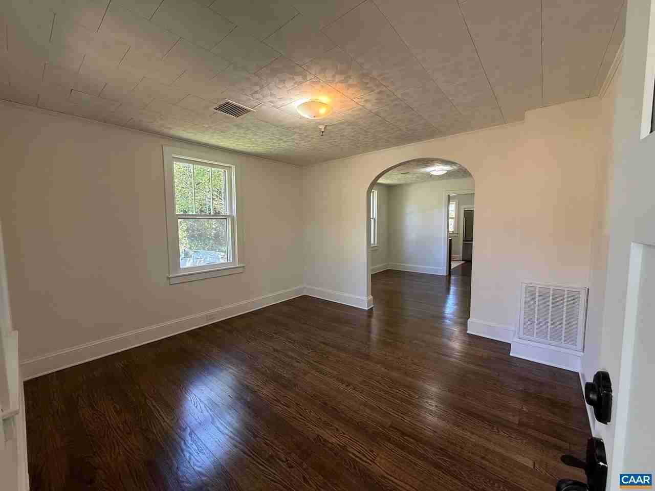 1227 Blue Ridge Ave - Photo 6 of 35