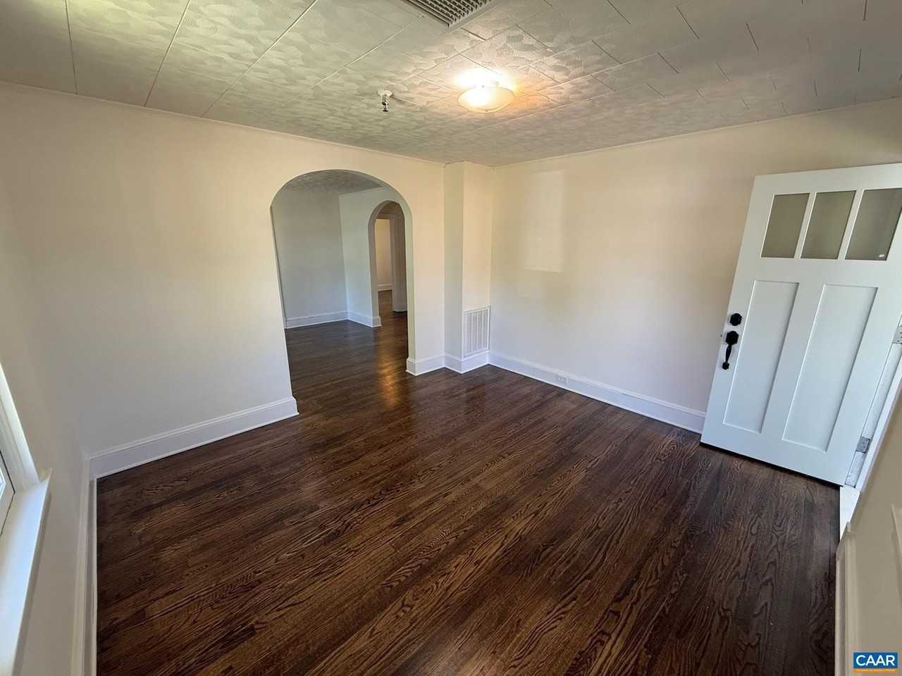 1227 Blue Ridge Ave - Photo 7 of 35