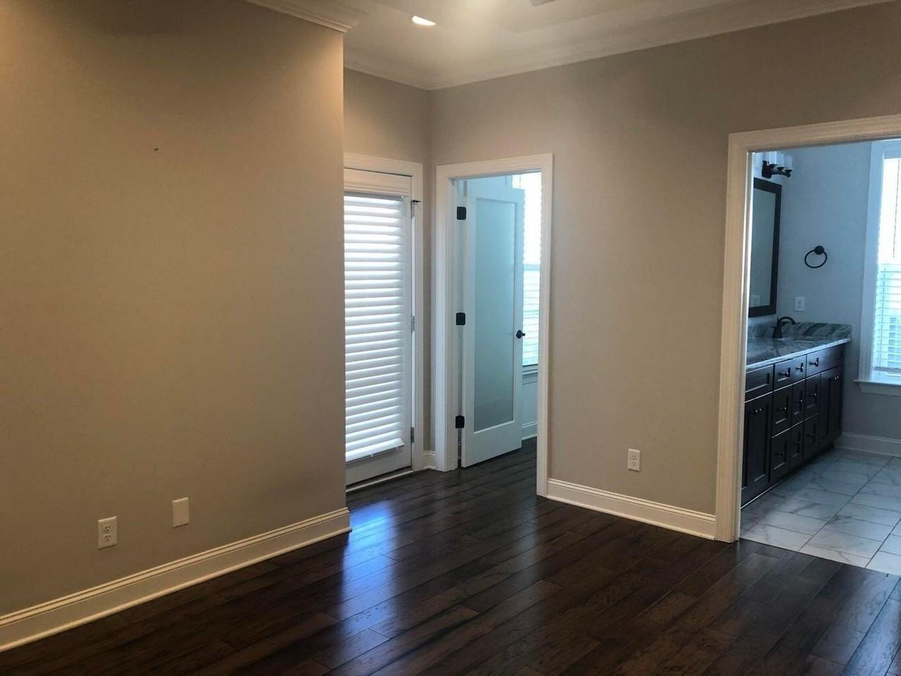 1531 Washington St - Photo 4 of 18