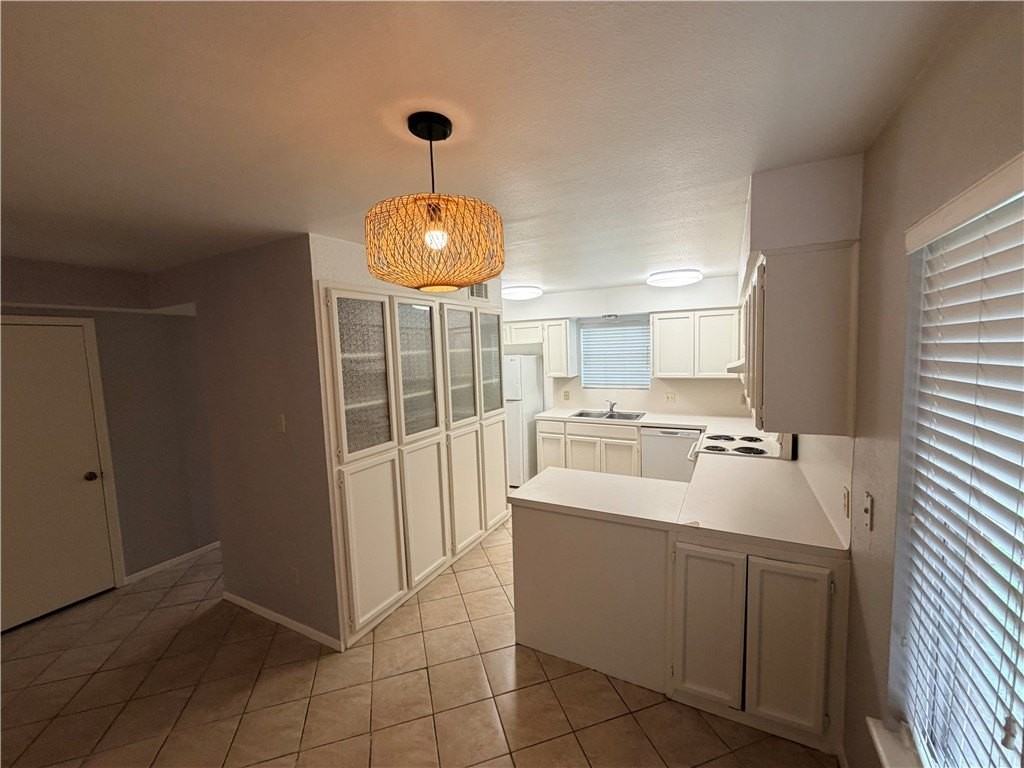 5149 Middlecoff Rd #A - Photo 5 of 24