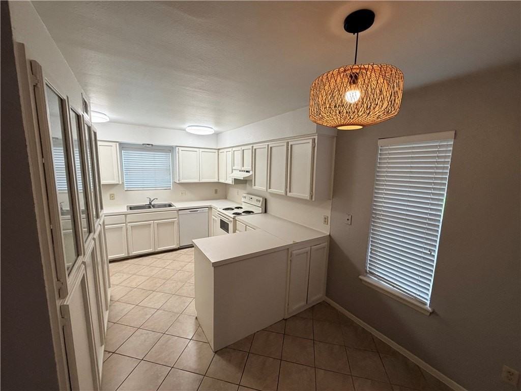 5149 Middlecoff Rd #A - Photo 6 of 24