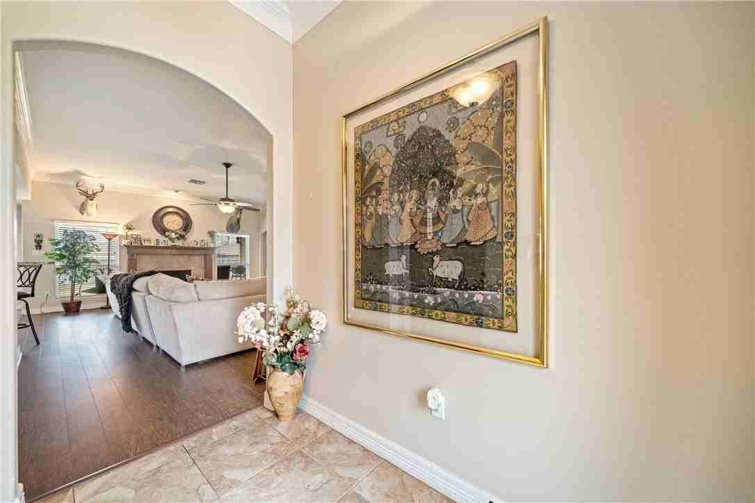 2602 Retta Dr - Photo 4 of 32