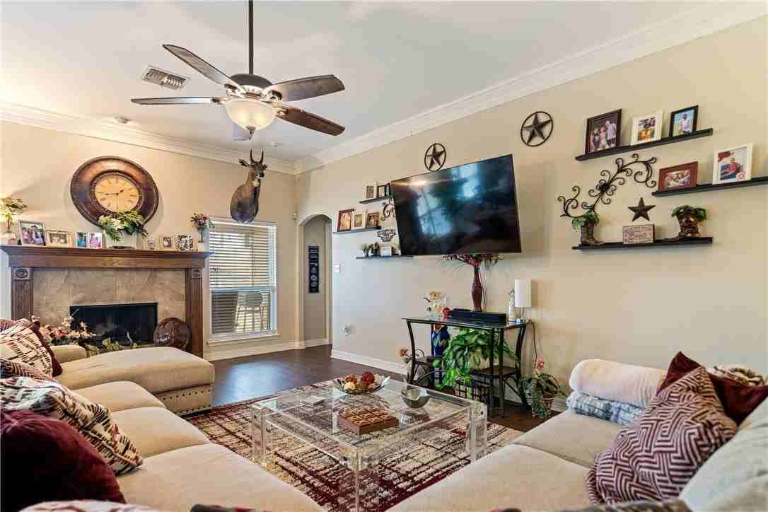 2602 Retta Dr - Photo 7 of 32