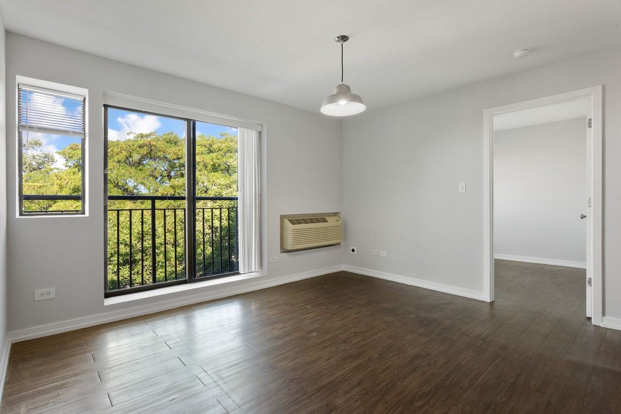 The Winthrop 5411 - Photo 6 of 15