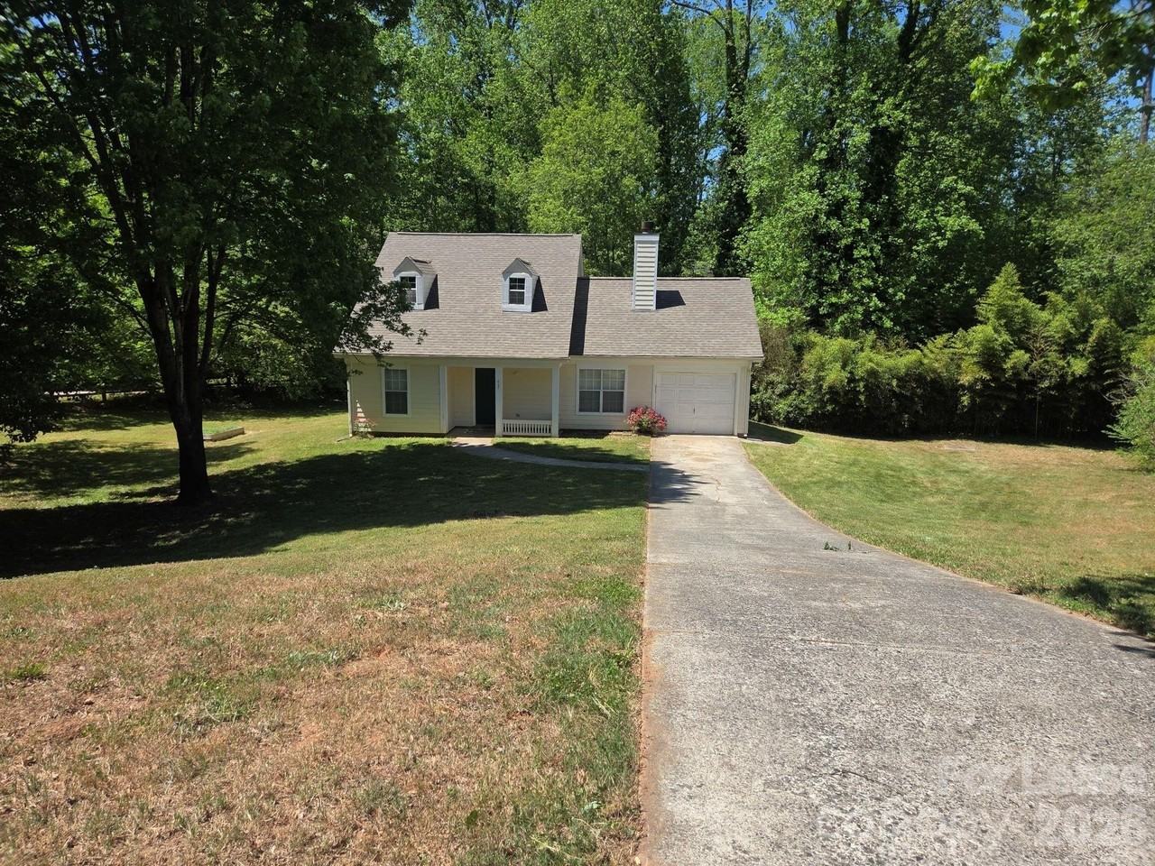 437 Cedarcroft Dr - Photo 2 of 14