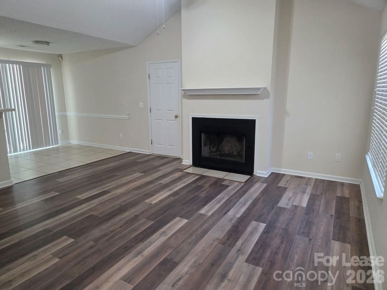 437 Cedarcroft Dr - Photo 3 of 14