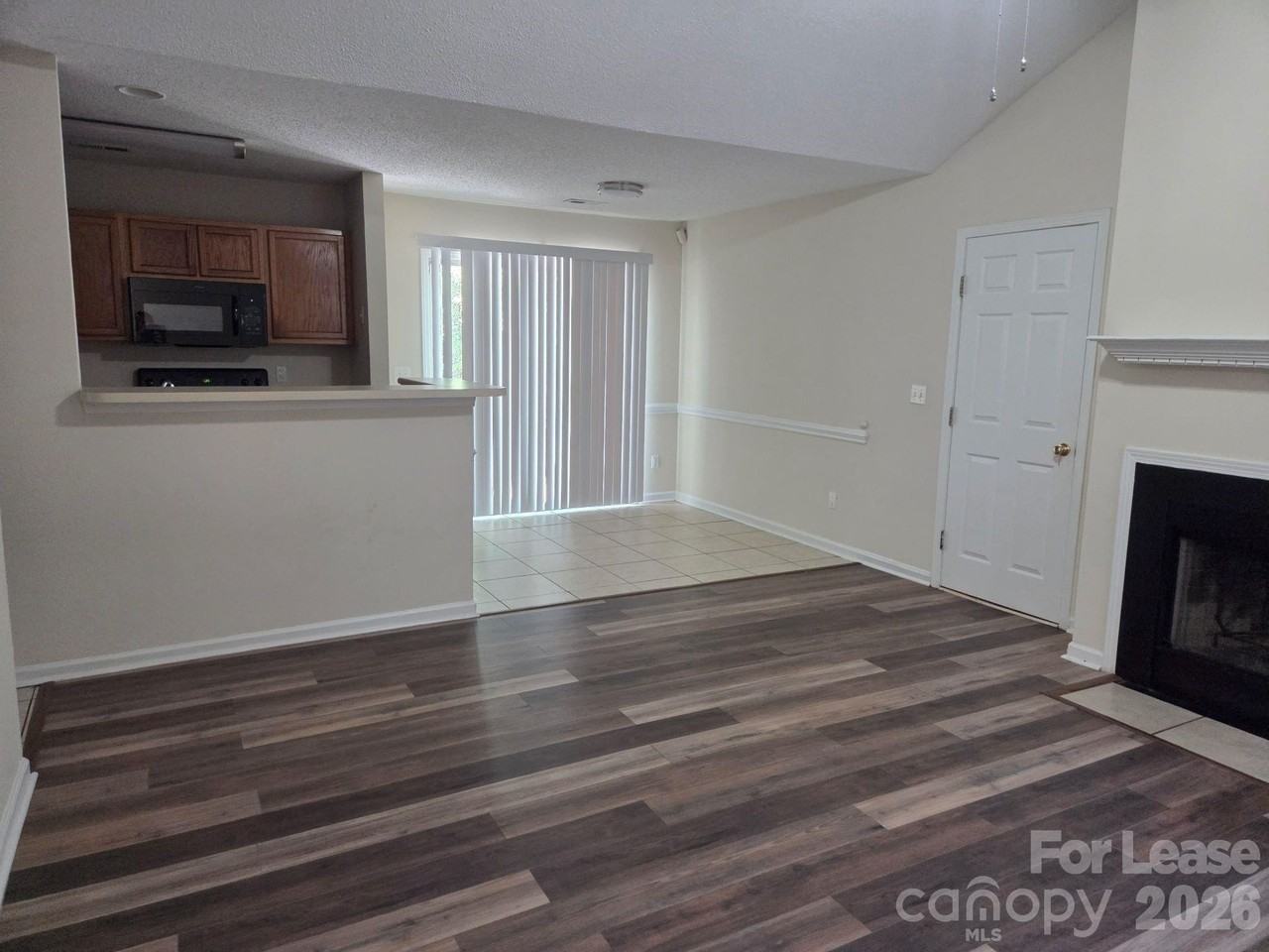 437 Cedarcroft Dr - Photo 4 of 14