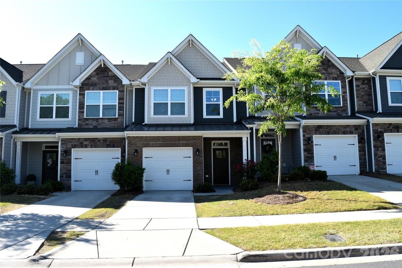 4011 Rothwood Ln - Photo 2 of 29