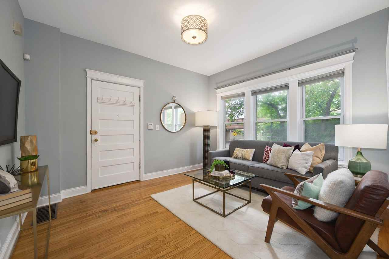 3805 N Ravenswood Ave #1 - Photo 2 of 12