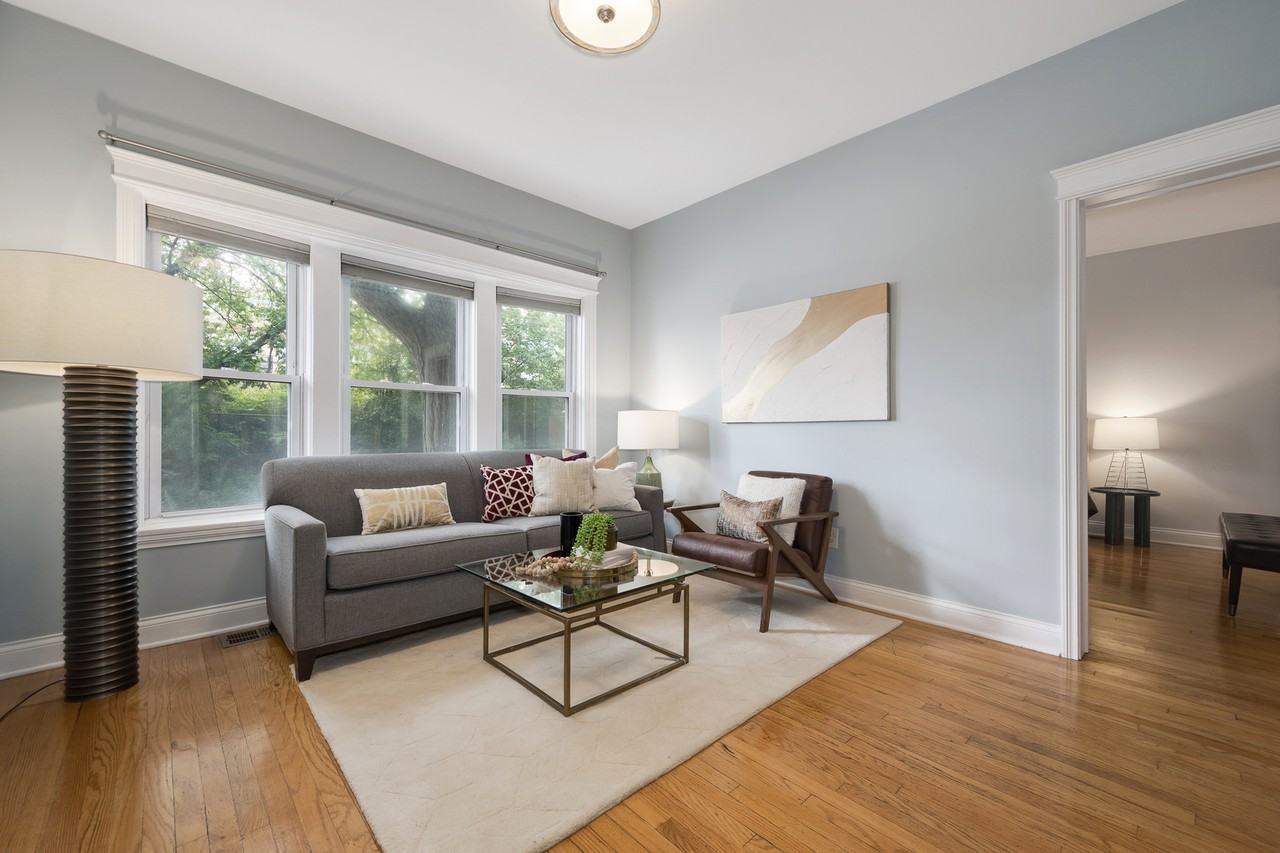 3805 N Ravenswood Ave #1 - Photo 3 of 12