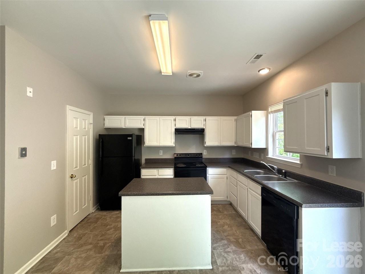 1207 Joannas Ct - Photo 7 of 20