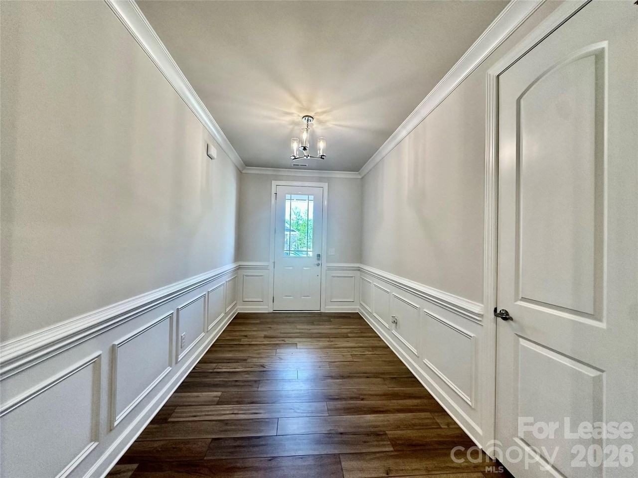 9650 Liberty Hill Dr - Photo 4 of 43