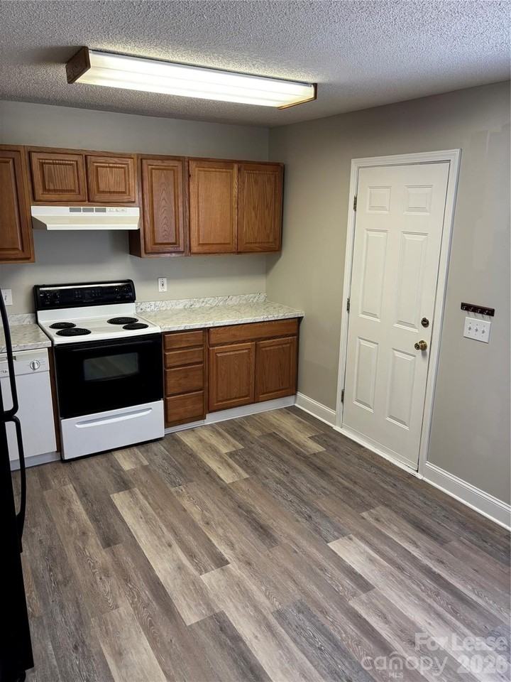 5904 E Nc 150 Hwy - Photo 4 of 8