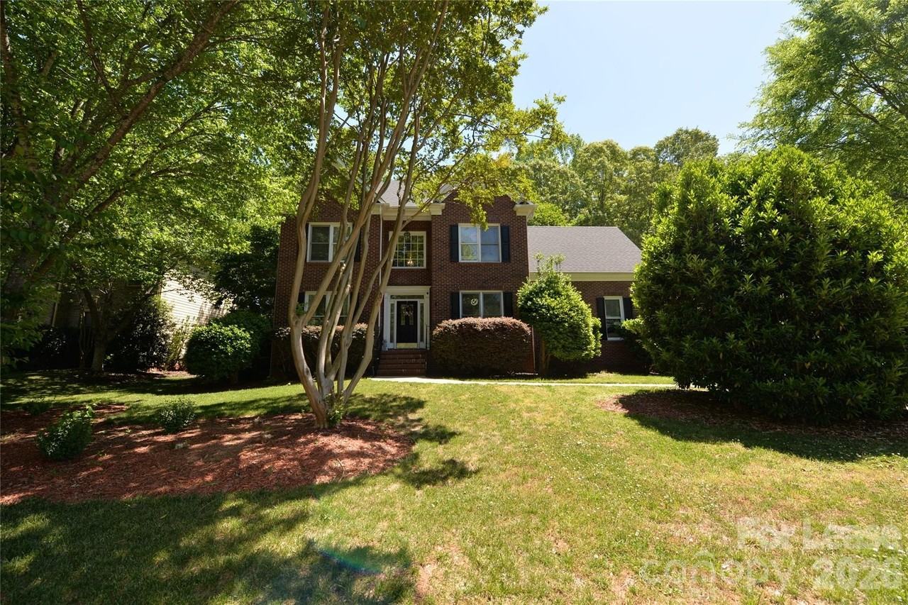 15110 Macbeth Ct - Photo 3 of 29