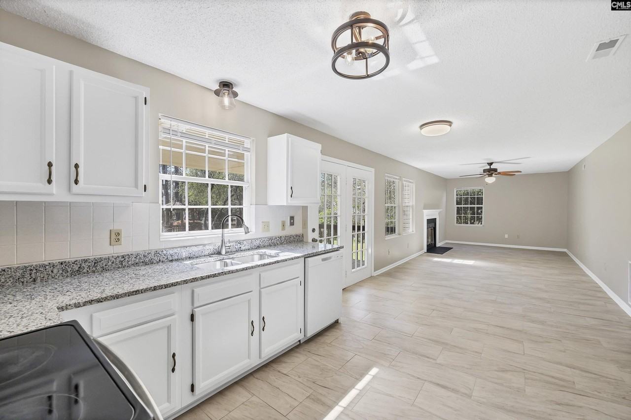 605 N Donar Dr - Photo 4 of 36