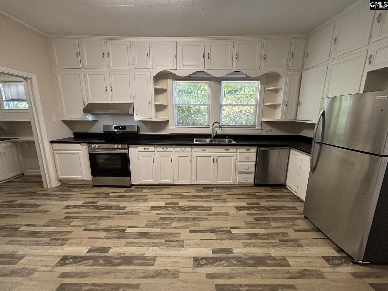 161 Columbia Ave - Photo 7 of 21